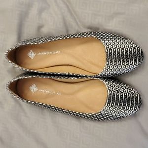 Antonio Melani Flats Size 6.5